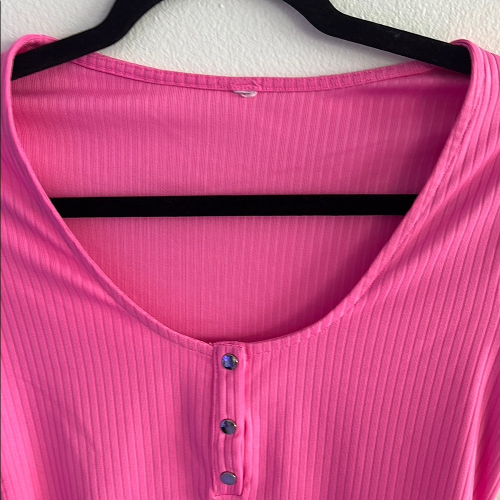 Pink Ribbed Button-Front Women's Top - Picture 4 of 8
